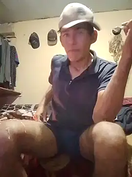 Snapshot of MarsWood chatting on 10.30.25 MarsWood online show from 10.30.25