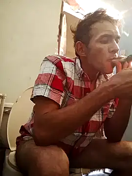 Snapshot of MarsWood chatting on 11.06.25 MarsWood online show from 11.06.25