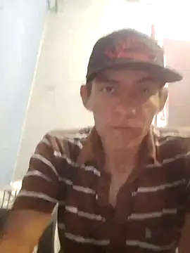 Snapshot of MarsWood chatting on 11.14.25 MarsWood online show from 11.14.25