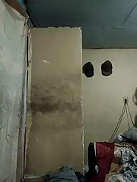 Snapshot of MarsWood chatting on 12.16.25 MarsWood online show from 12.16.25