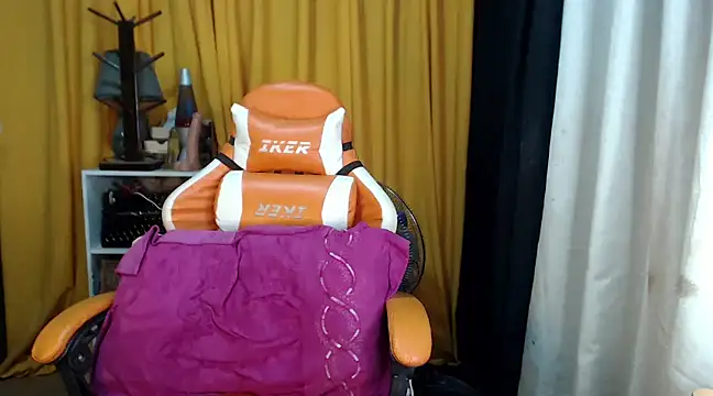 Snapshot of Deliciouscumsxz chatting on 12.23.24 Deliciouscumsxz online show from 12.23.24