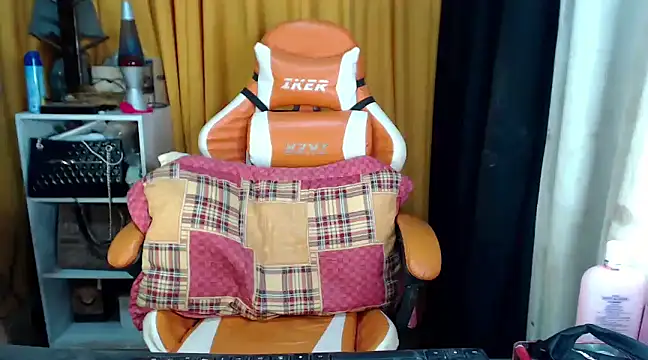 Snapshot of Deliciouscumsxz chatting on 03.04.25 Deliciouscumsxz online show from 03.04.25