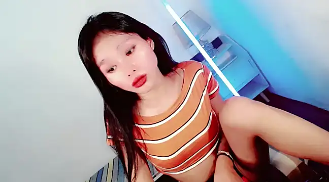 Snapshot of amomentoflust69 chatting on 03.16.25 amomentoflust69 online show from 03.16.25