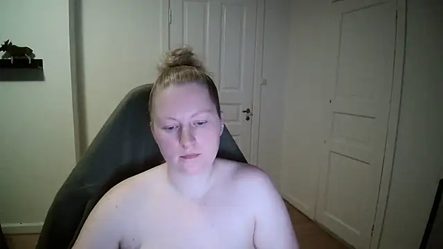 Girlnina-1995 online show from 12.04.24