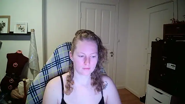 Girlnina-1995 online show from 01.12.26