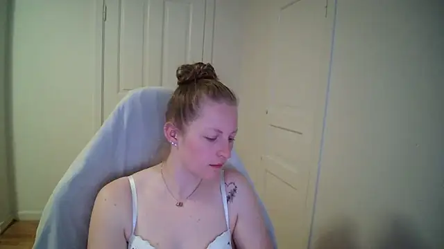 Girlnina-1995 online show from 04.01.26