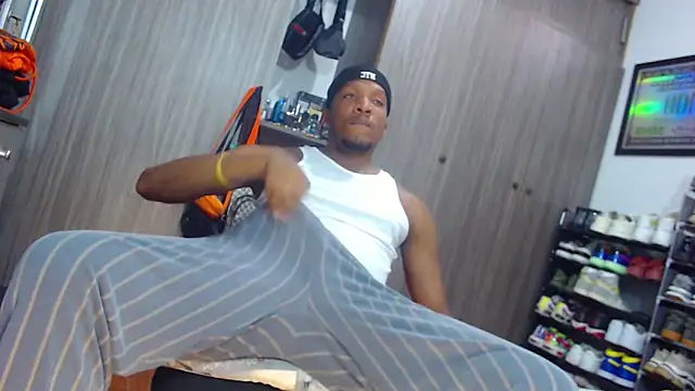 Snapshot of bigdickxblackx chatting on 05.05.26 bigdickxblackx online show from 05.05.26