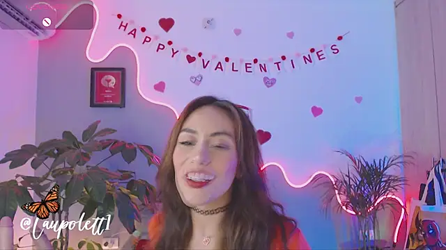 Snapshot of LauPolett chatting on 02.15.25 LauPolett online show from 02.15.25