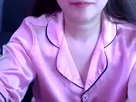 Snapshot of Bee_2k chatting on 05.11.26 Bee 2k online show from 05.11.26