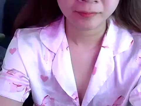 Snapshot of Bee_2k chatting on 06.02.26 Bee 2k online show from 06.02.26