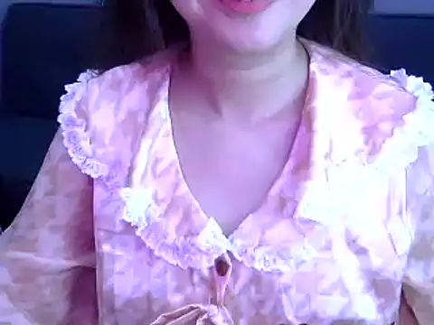 Snapshot of Bee_2k chatting on 06.05.26 Bee 2k online show from 06.05.26