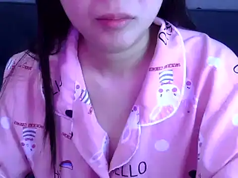 Snapshot of Bee_2k chatting on 07.02.26 Bee 2k online show from 07.02.26