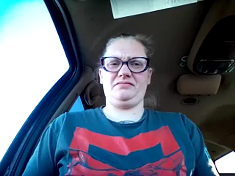 Snapshot of Slutty_Owl420 chatting on 01.23.25 Slutty Owl420 online show from 01.23.25