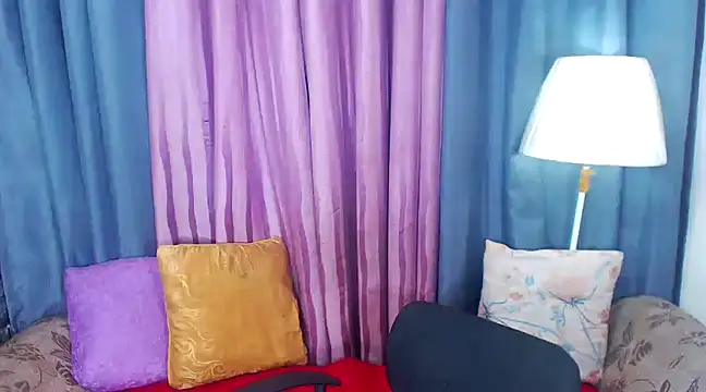 Snapshot of ELLIZABETHFORCUMXX chatting on 01.27.25 ELLIZABETHFORCUMXX online show from 01.27.25