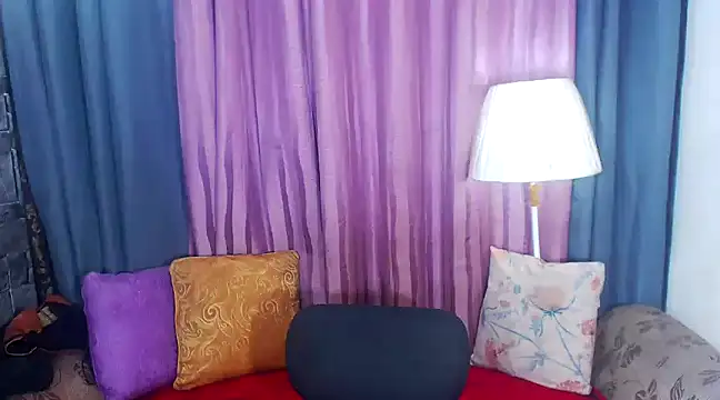 Snapshot of ELLIZABETHFORCUMXX chatting on 01.28.25 ELLIZABETHFORCUMXX online show from 01.28.25