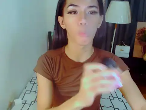 Snapshot of ELLIZABETHFORCUMXX chatting on 09.14.25 ELLIZABETHFORCUMXX online show from 09.14.25