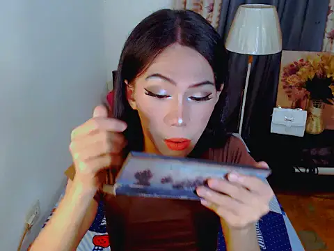 Snapshot of ELLIZABETHFORCUMXX chatting on 09.30.25 ELLIZABETHFORCUMXX online show from 09.30.25