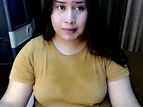 Snapshot of lovelygirlxxx chatting on 03.10.26 lovelygirlxxx online show from 03.10.26