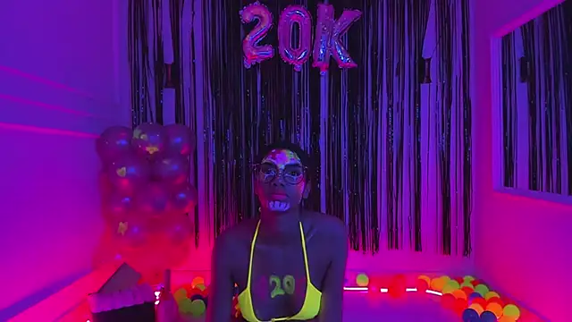 Snapshot of liagirl_cute chatting on 01.24.25 liagirl cute online show from 01.24.25