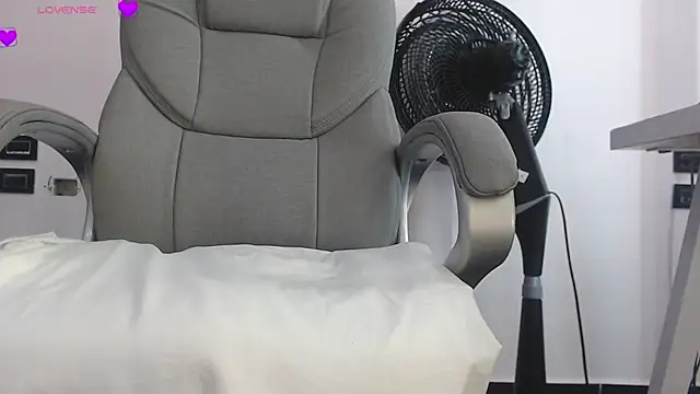 kimara lion online show from 12.17.25