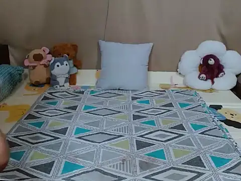 Snapshot of Petite_Jeramae99xx chatting on 10.05.25 Petite Jeramae99xx online show from 10.05.25