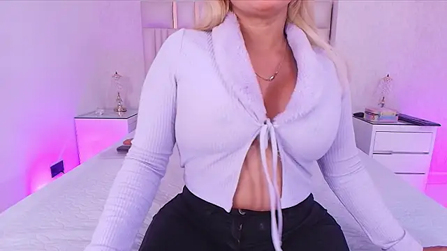 Snapshot of _carolina_fox chatting on 05.22.26 carolina fox online show from 05.22.26