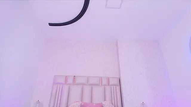 Snapshot of _carolina_fox chatting on 05.28.26 carolina fox online show from 05.28.26