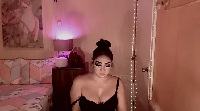 Biancafoxie online show from 12.17.24