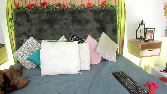 Karlagonzales  online show from 03.11.26