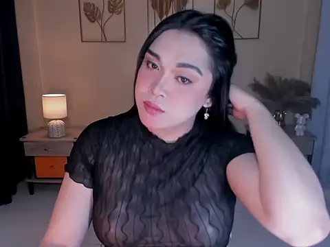 Snapshot of MaxeneCullens chatting on 04.22.26 MaxeneCullens online show from 04.22.26