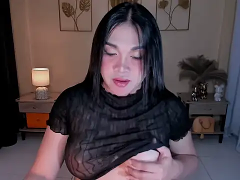 Snapshot of MaxeneCullens chatting on 05.28.26 MaxeneCullens online show from 05.28.26