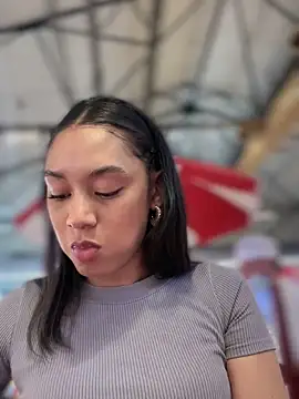 Snapshot of Leaberry chatting on 01.15.25 Leaberry online show from 01.15.25