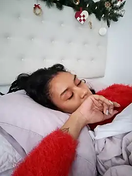 Snapshot of Leaberry chatting on 12.22.25 Leaberry online show from 12.22.25