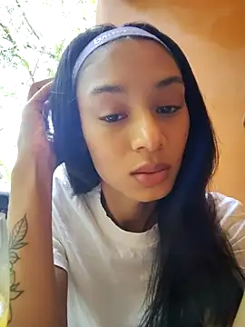 Snapshot of Leaberry chatting on 01.10.26 Leaberry online show from 01.10.26