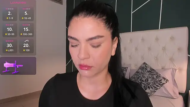 Snapshot of Veronicalanx1 chatting on 12.04.25 Veronicalanx1 online show from 12.04.25