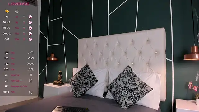 Snapshot of Veronicalanx1 chatting on 12.16.25 Veronicalanx1 online show from 12.16.25