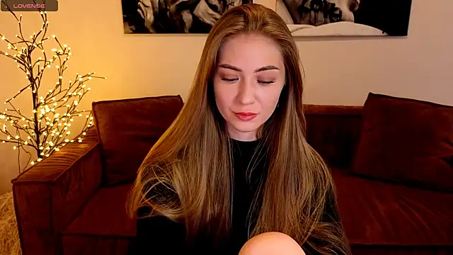 Snapshot of Adelyna_Bird chatting on 07.05.26 Adelyna Bird online show from 07.05.26