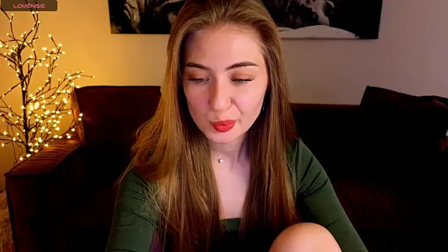 Snapshot of Adelyna_Bird chatting on 07.17.26 Adelyna Bird online show from 07.17.26