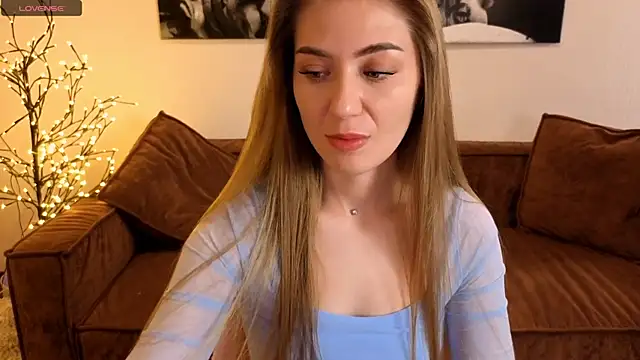 Snapshot of Adelyna_Bird chatting on 07.26.26 Adelyna Bird online show from 07.26.26