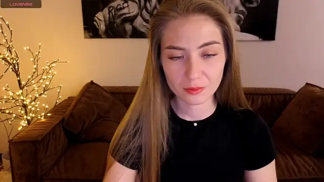 Snapshot of Adelyna_Bird chatting on 07.30.26 Adelyna Bird online show from 07.30.26