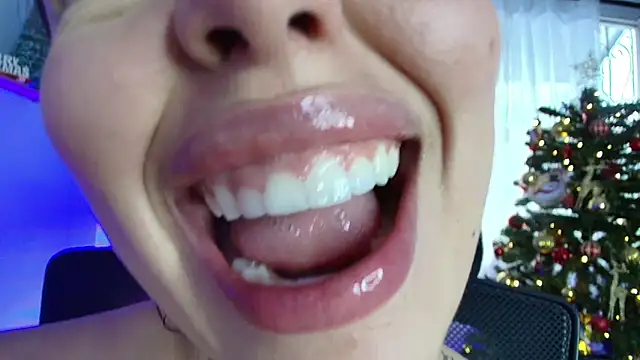 lisbet21x online show from 12.18.24