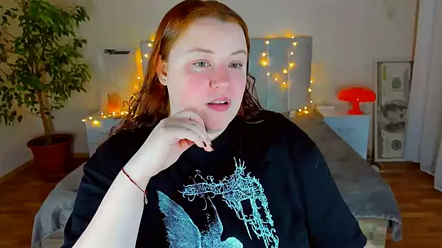 Snapshot of PolinaSalvatore chatting on 02.17.26 PolinaSalvatore online show from 02.17.26