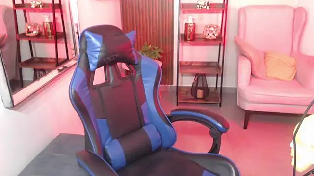 Snapshot of Kenya--Buhle chatting on 11.20.25 Kenya--Buhle online show from 11.20.25