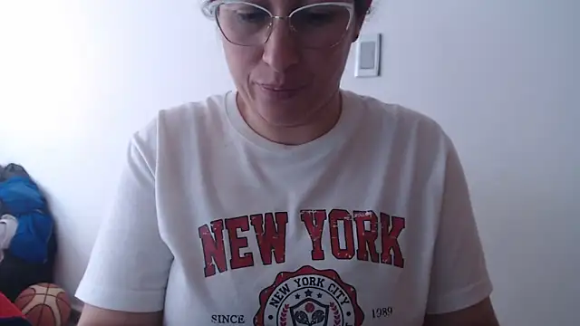 Snapshot of andreaisis2 chatting on 02.20.26 andreaisis2 online show from 02.20.26