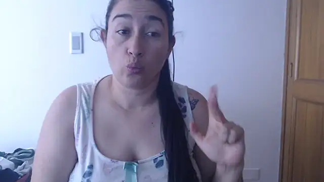 Snapshot of andreaisis2 chatting on 03.28.26 andreaisis2 online show from 03.28.26