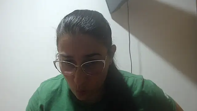 Snapshot of andreaisis2 chatting on 05.14.26 andreaisis2 online show from 05.14.26