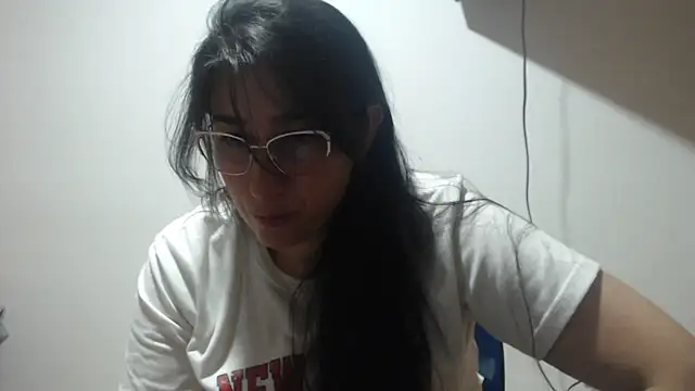 Snapshot of andreaisis2 chatting on 05.19.26 andreaisis2 online show from 05.19.26