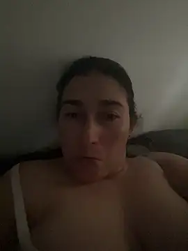 Snapshot of andreaisis2 chatting on 05.21.26 andreaisis2 online show from 05.21.26