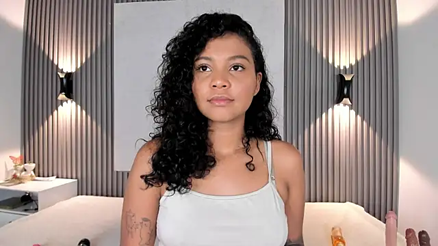 Snapshot of Zafiiraa chatting on 05.05.26 Zafiiraa online show from 05.05.26