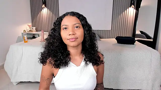 Snapshot of Zafiiraa chatting on 05.09.26 Zafiiraa online show from 05.09.26
